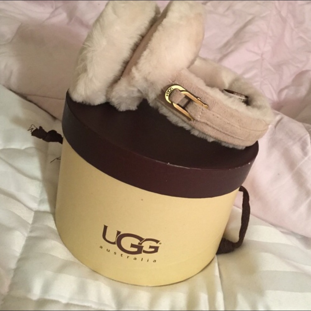 UGG Earmuffs super soft & 💯 authentic